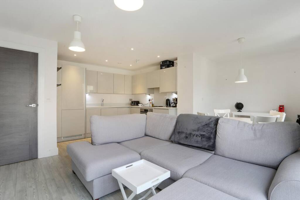 Idyllic Thames Riverside Apartment With Free Parking Айслворт Екстер'єр фото