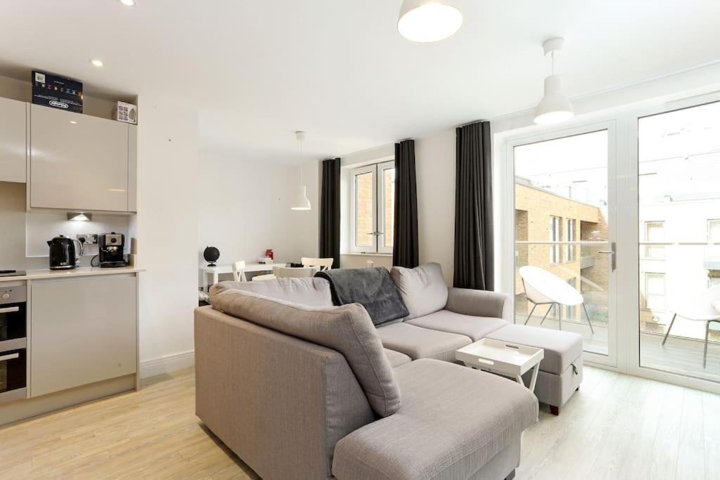 Idyllic Thames Riverside Apartment With Free Parking Айслворт Екстер'єр фото